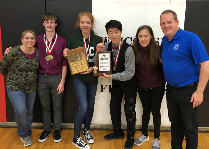 Picture of a group with a trophy for 2018 Academic Bowl Team GPSD Championship