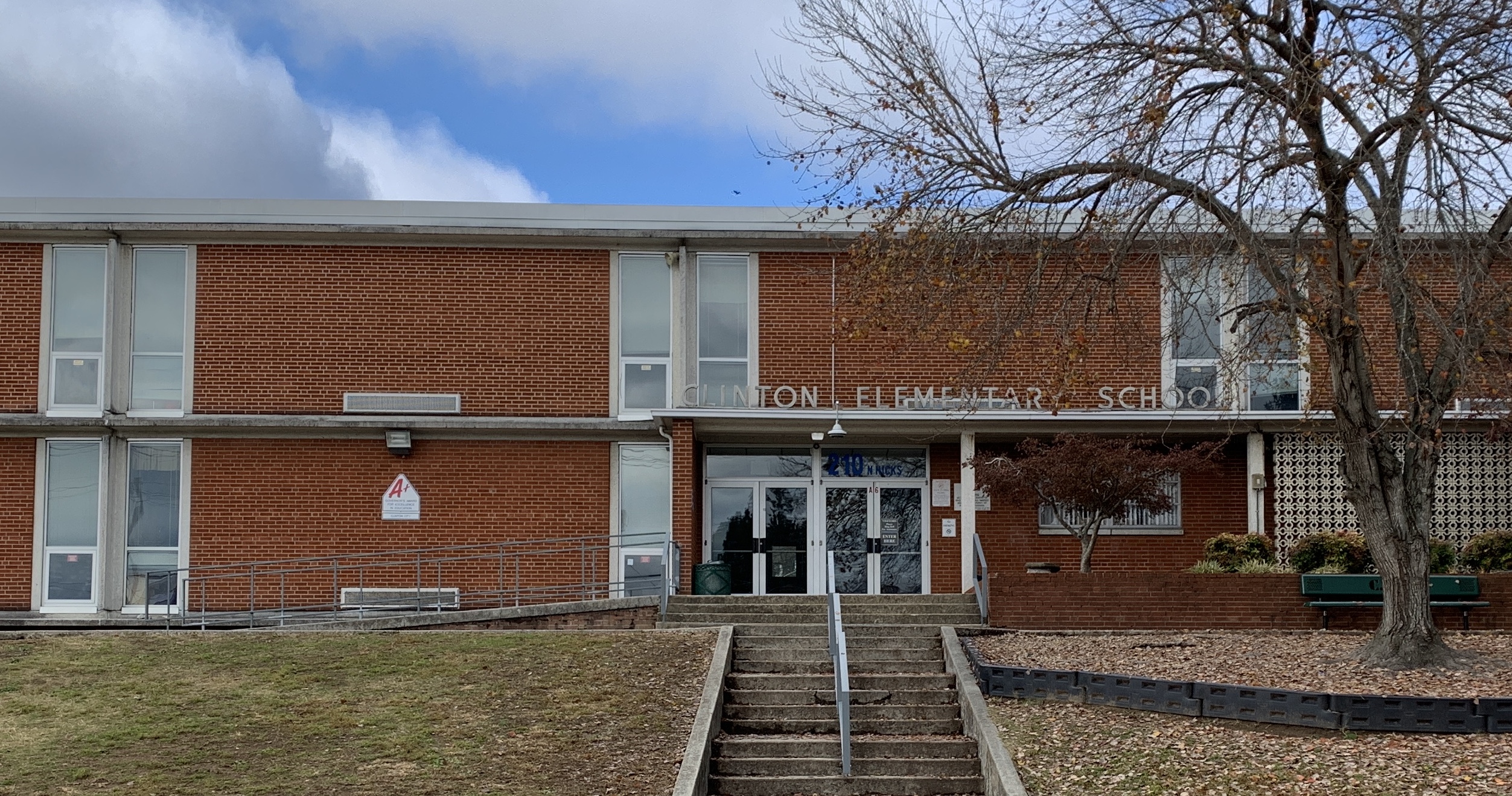 Clinton Elementary School: About The School